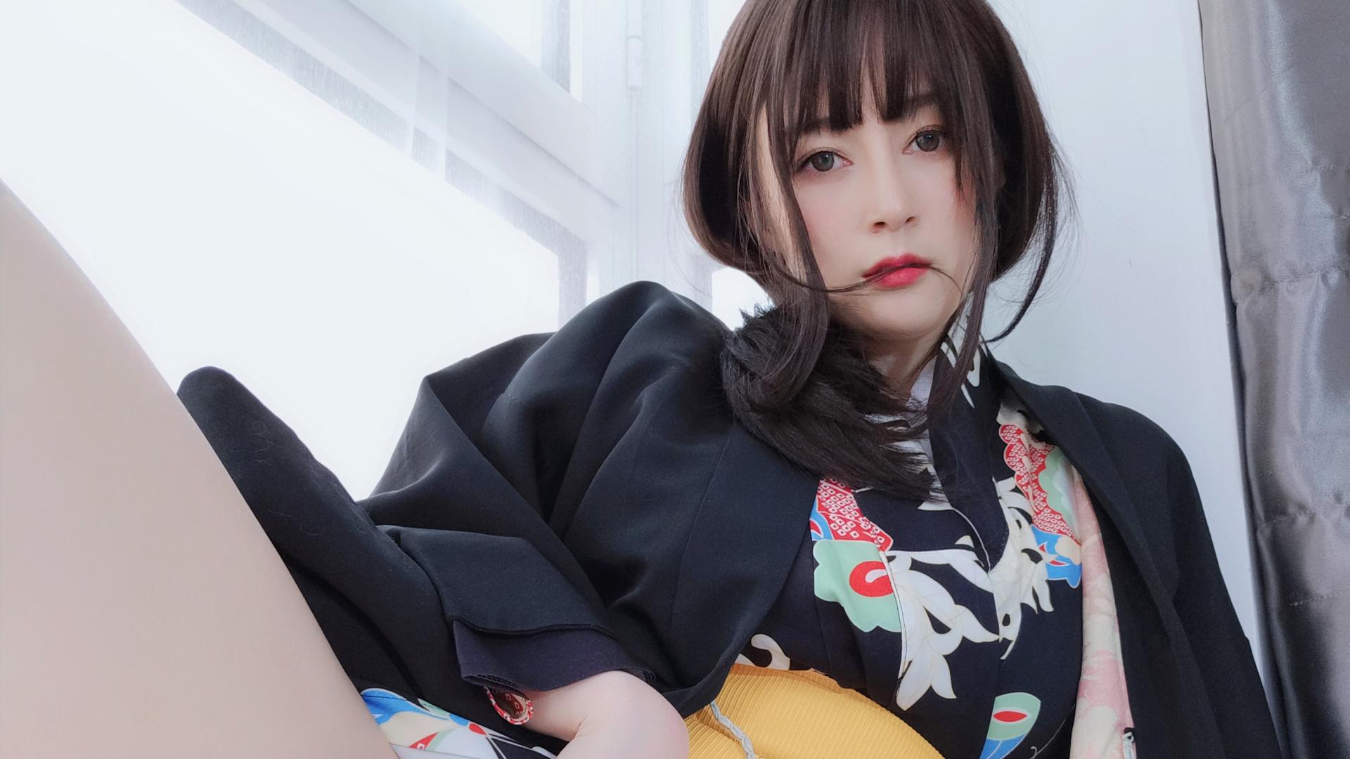 白银81新图在线分享,真空和服诠释人妻魅力,迷倒众多粉丝