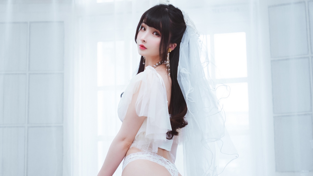 rioko凉凉子(肉扣热热子)最新套图透明婚纱,今天你要嫁给我代入感极强!
