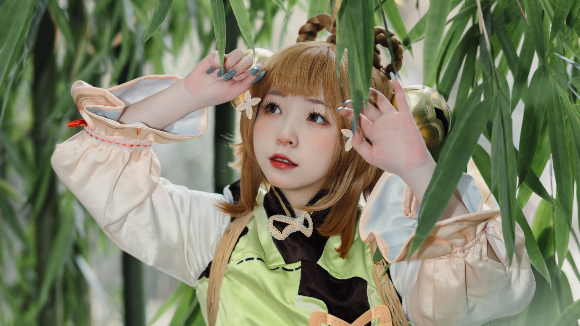 花铃COS最新图片集欣赏:森林中的甜美梦境《瑶瑶》