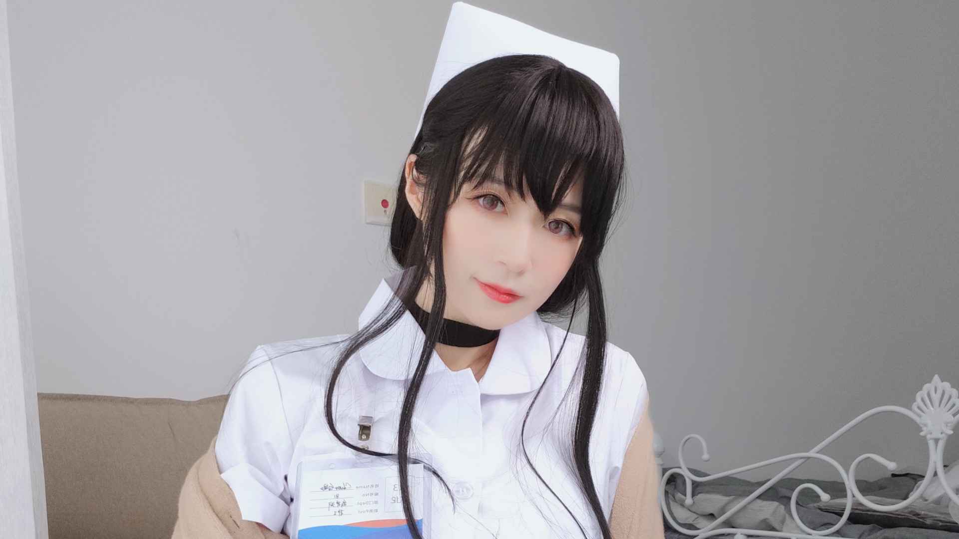 白银81带你探索小护士的世界,神秘日常大揭秘