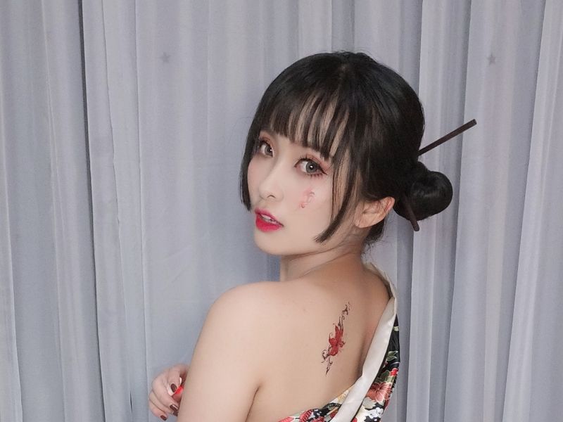 洛璃LoLiSAMA(一只璃猫猫)cos写真图片集大全[33套]合集网盘下载[21.7GB]