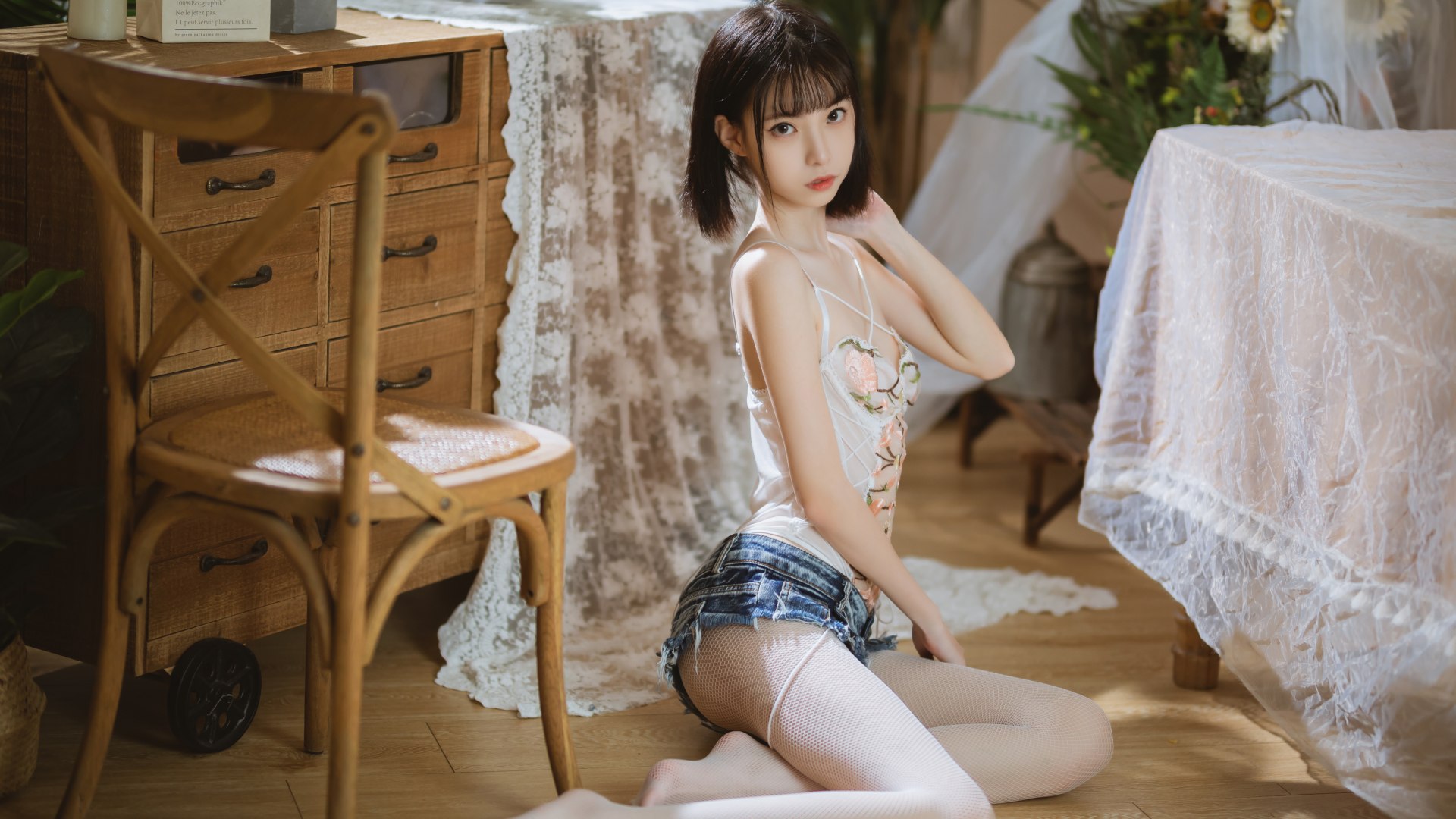 潮流新风向，时尚魅力无限，许岚LAN图片最新COS合集欣赏