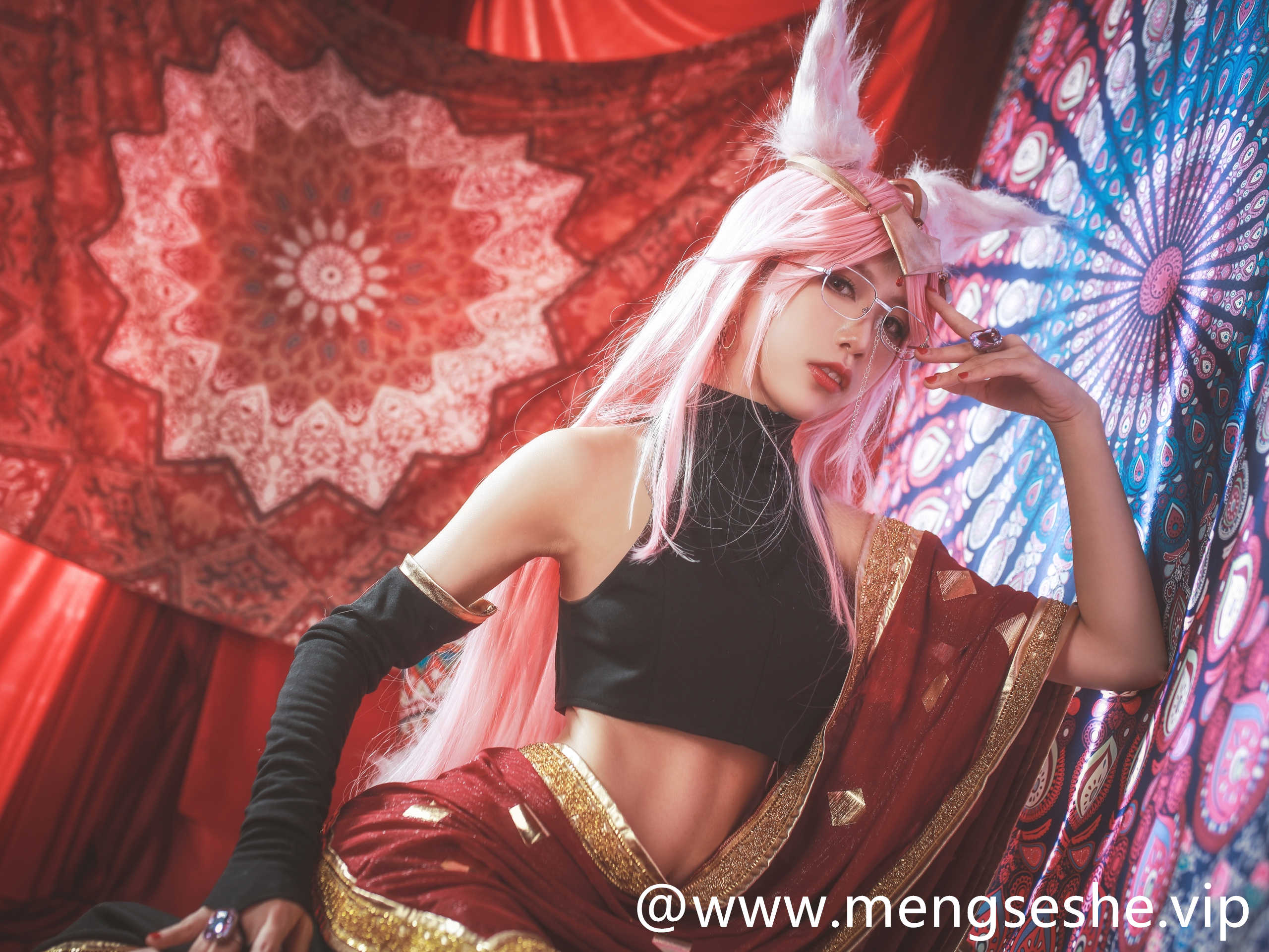 水淼Aqua:原神甘雨224套cos打造完美复刻,身材与技艺双双折服