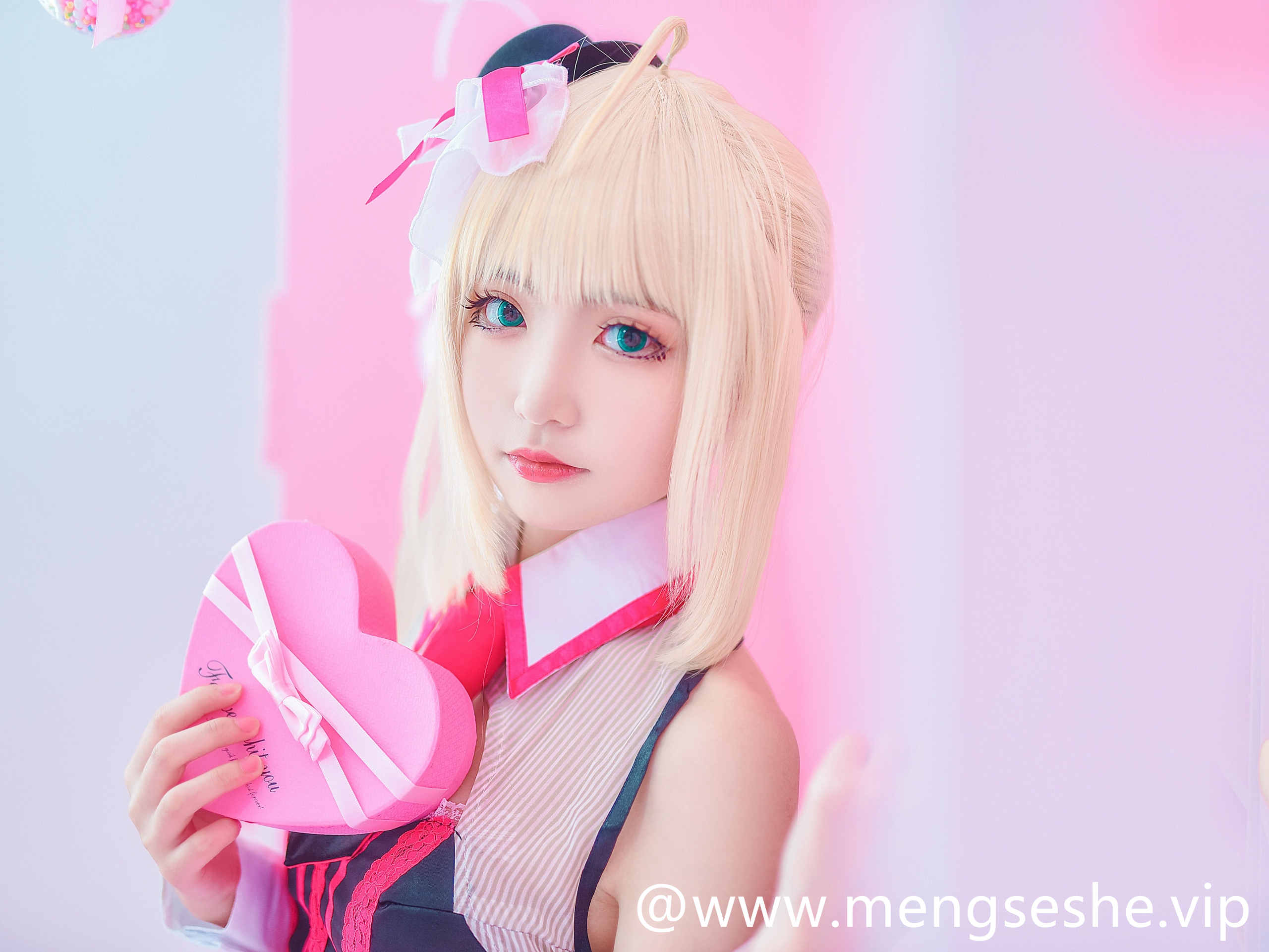 这个泡泡就是逊啦,超凡气质之美,宛如水月中的洞箫声声令人心醉