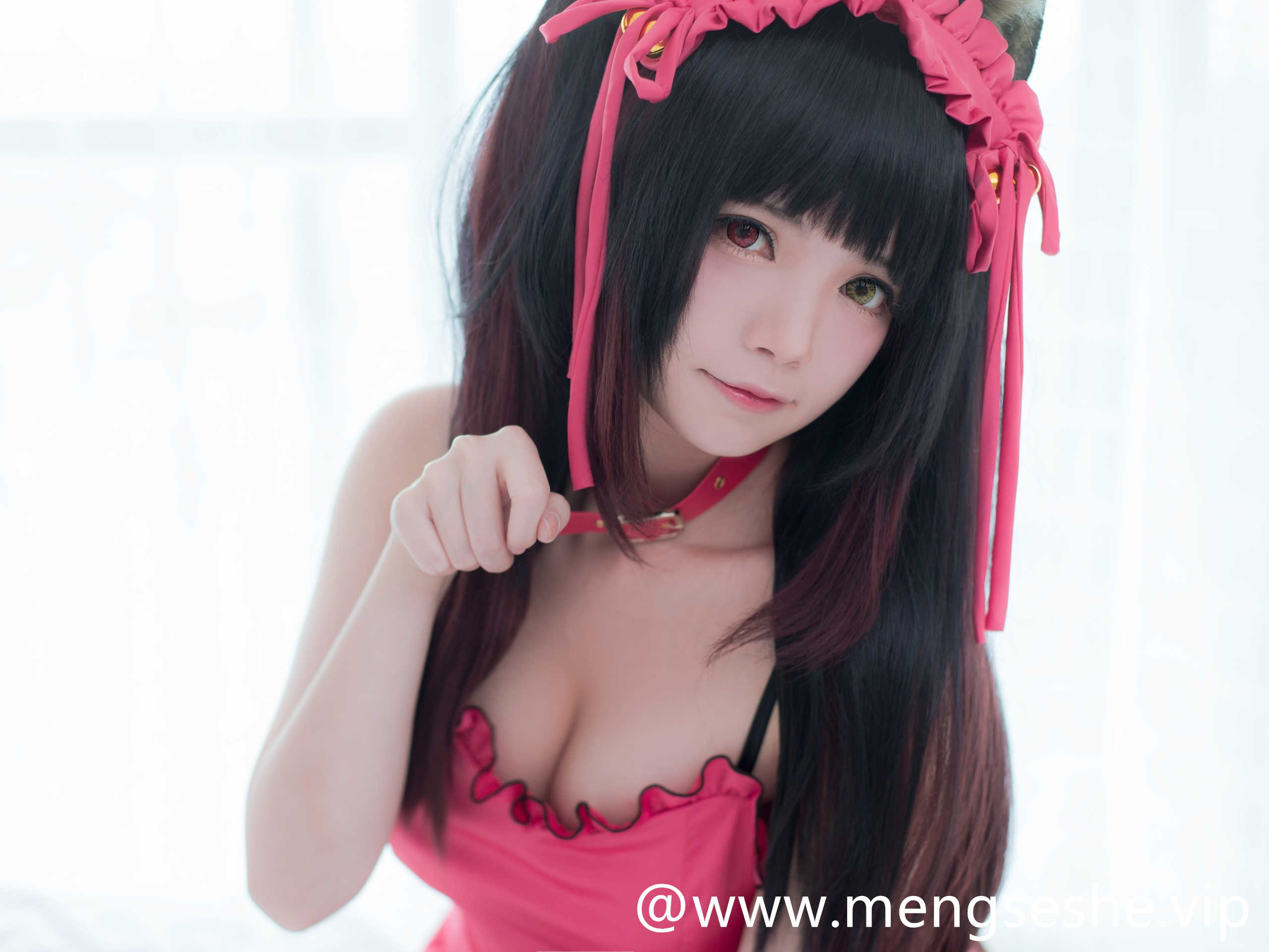 美轮美奂的花间小仙女越南Miu只