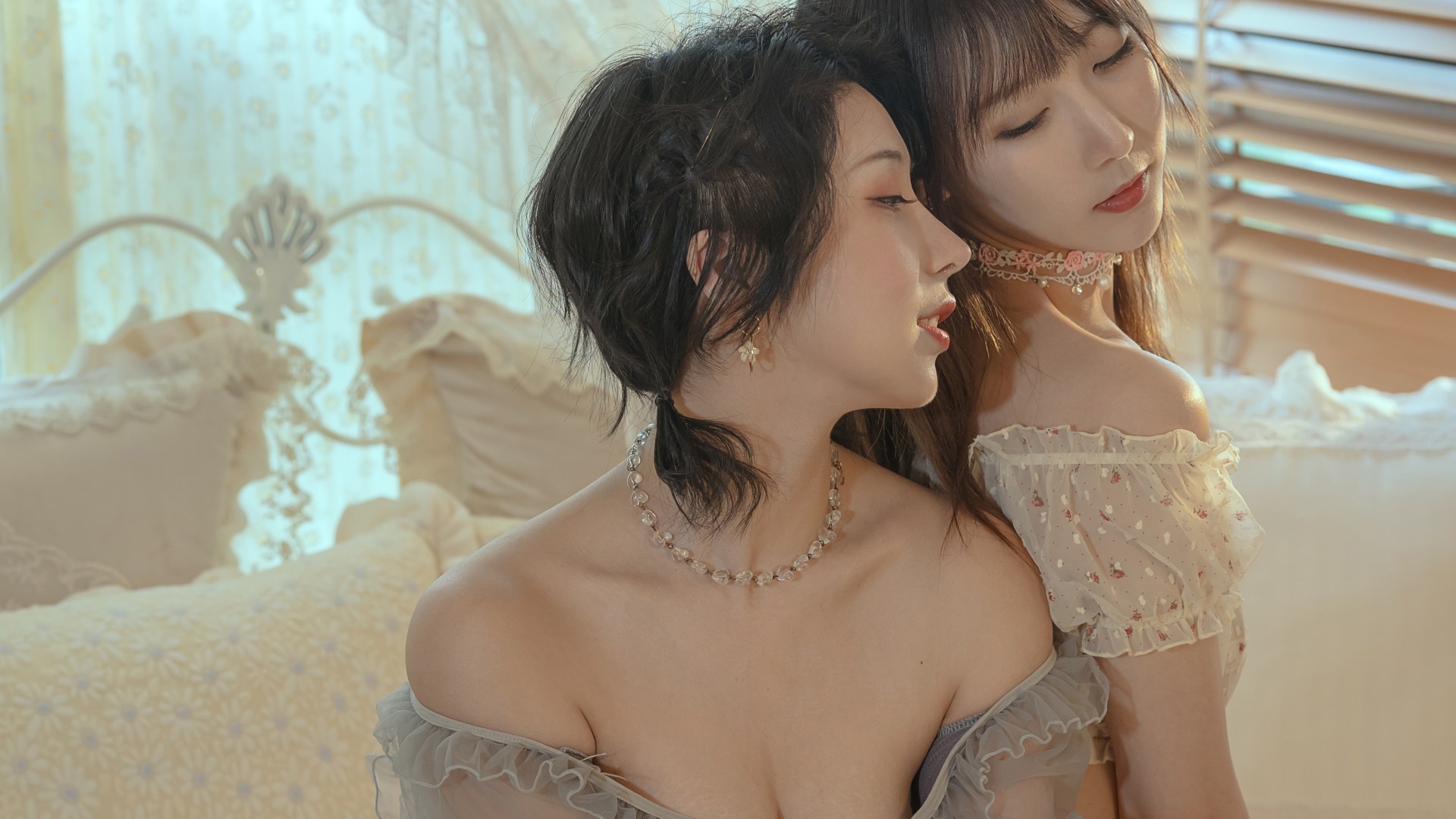 云溪溪图片集欣赏：奶桃午后，慢时光里的甜蜜瞬间