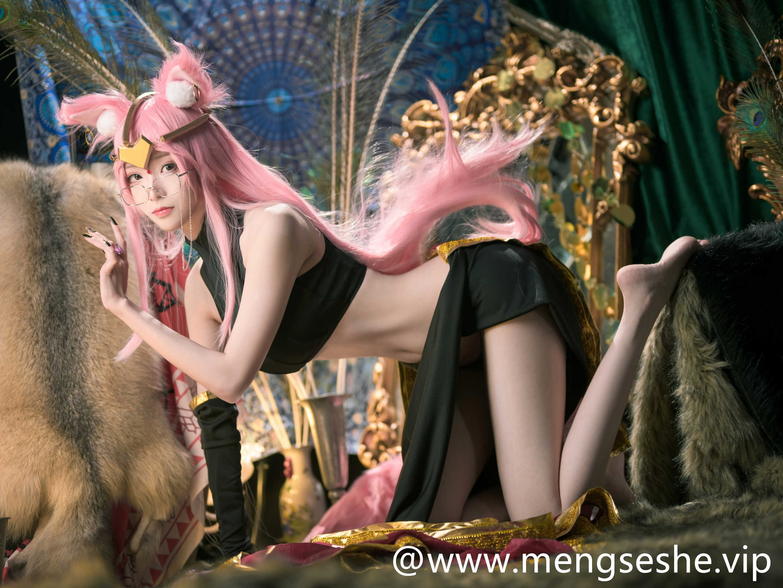 神秘魅力，香港coser青青子Js的职业恋爱31套作品备受瞩目