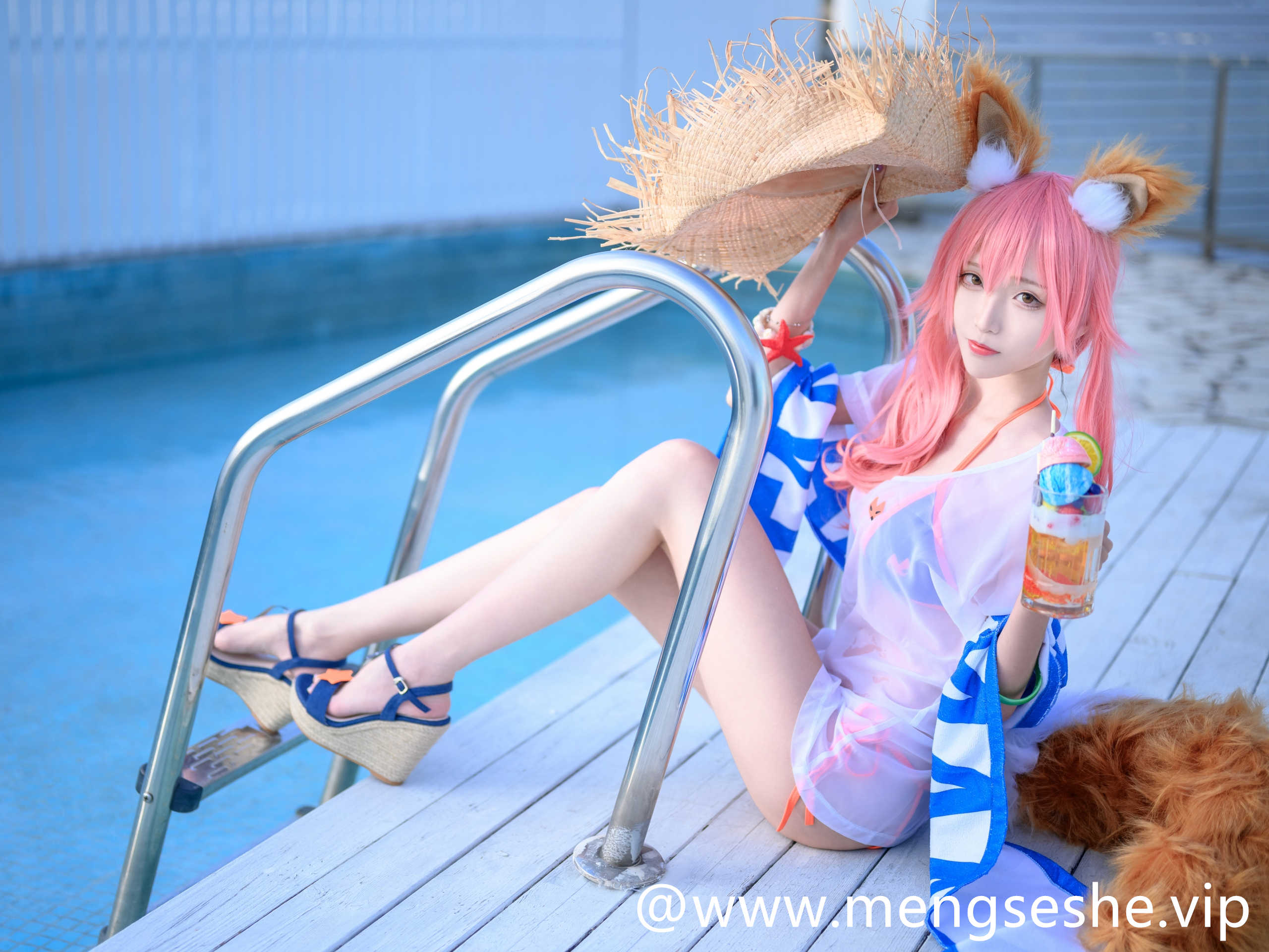 神秘魅力，香港coser青青子Js的职业恋爱31套作品备受瞩目