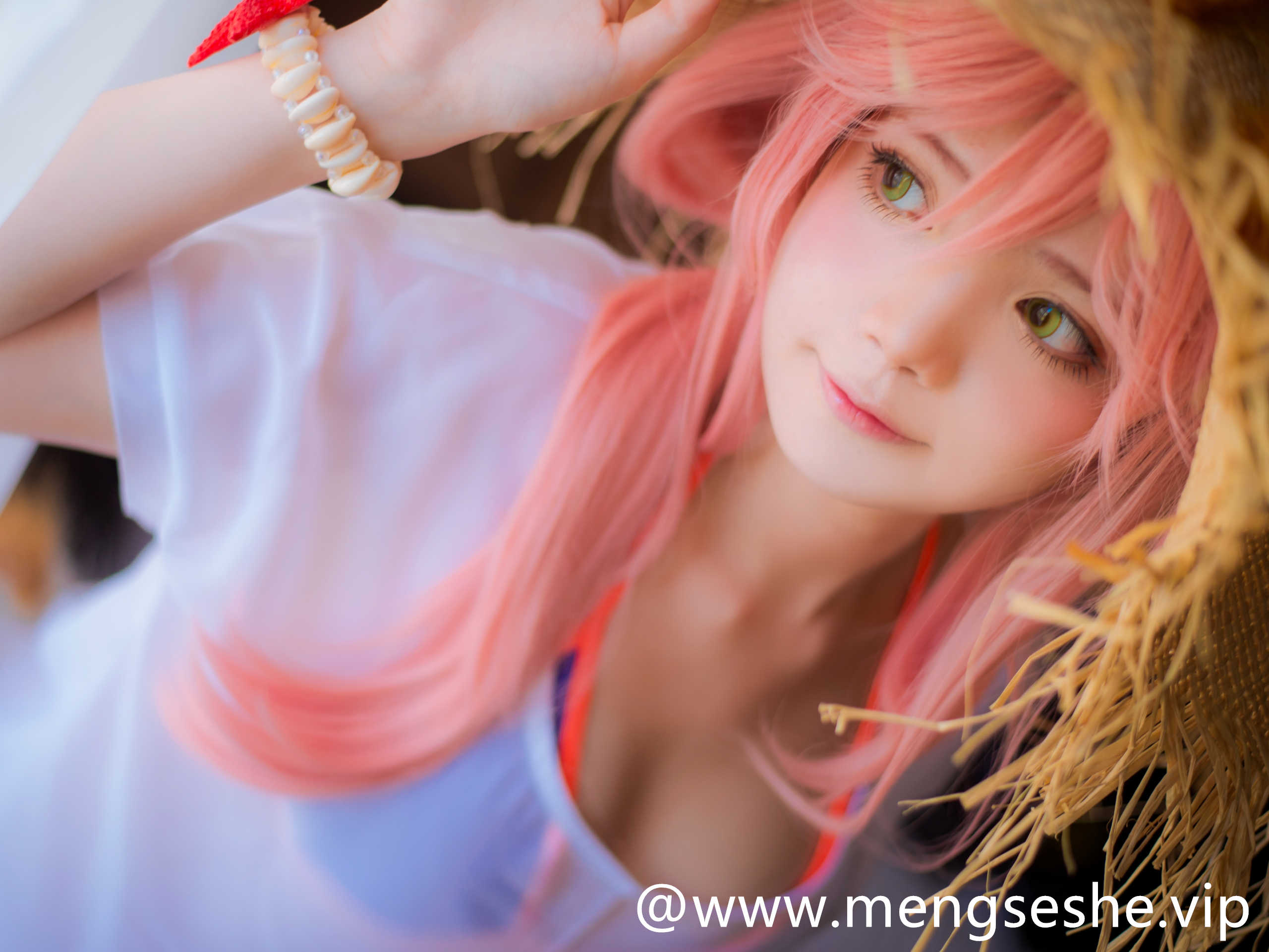 美轮美奂的花间小仙女越南Miu只