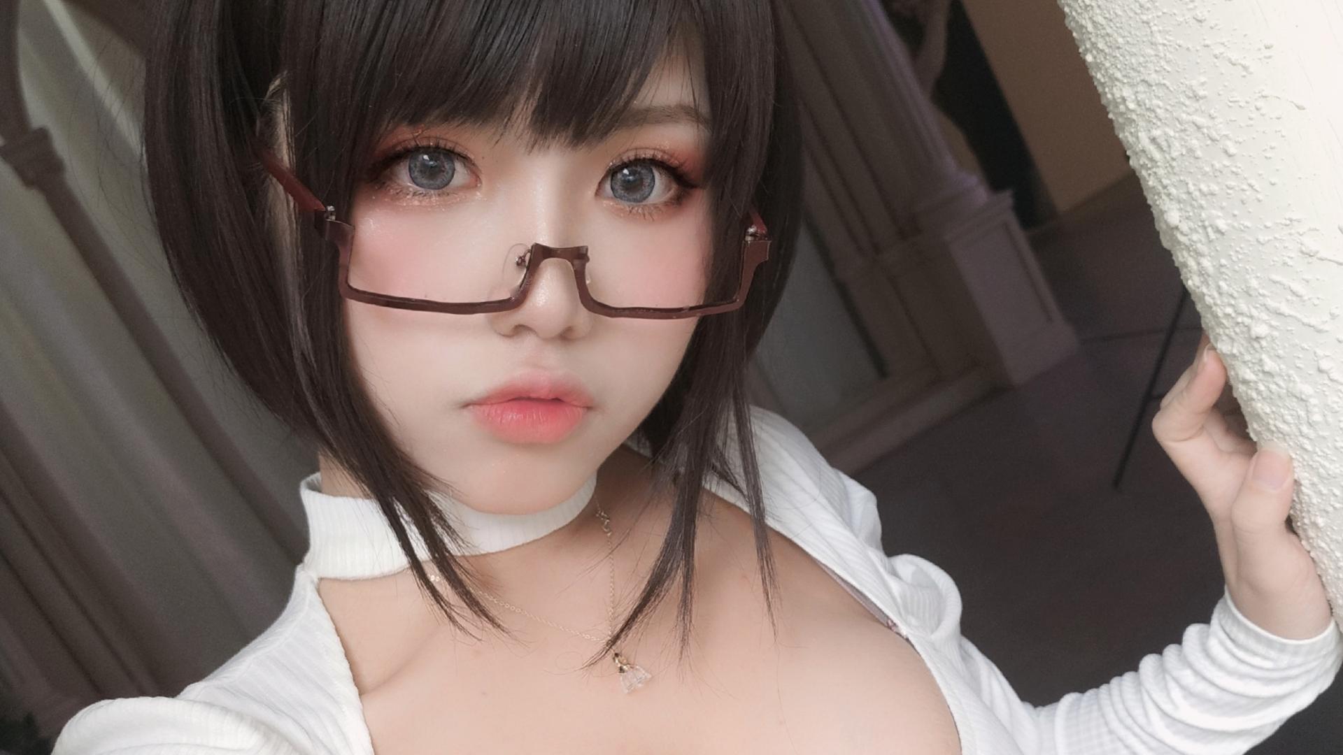 一笑芳香沁最新图包cos写真合集，一笑芳香沁修女主教图是哪一部？